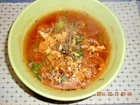 生姜を入れて芯からぽかぽか♪ピリ辛野菜スープ